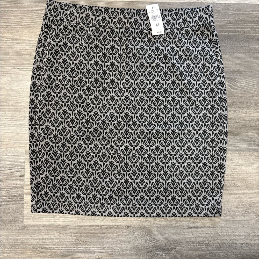 LOFT Gray and Black Pencil Skirt